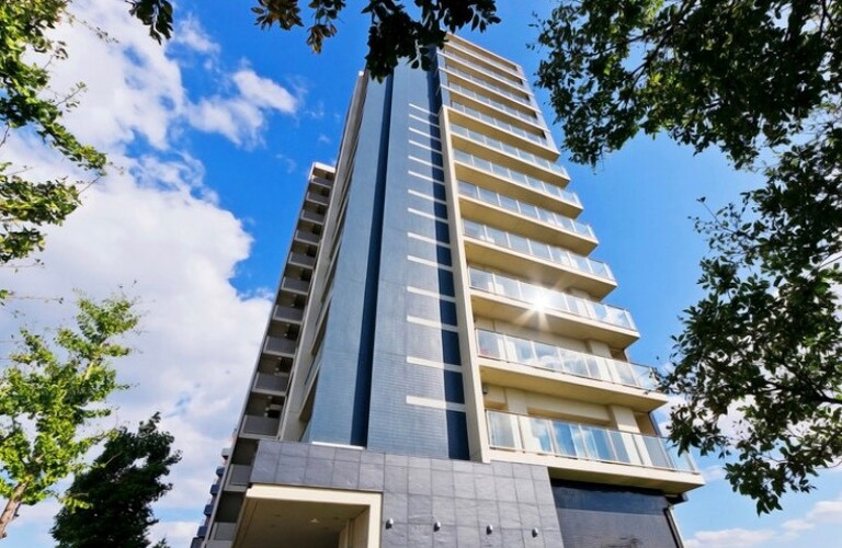 マンションへお住まいの方へ♪窓ガラスフィルムで快適な生活を送りませんか？まずはニュコアおきなわへ♪